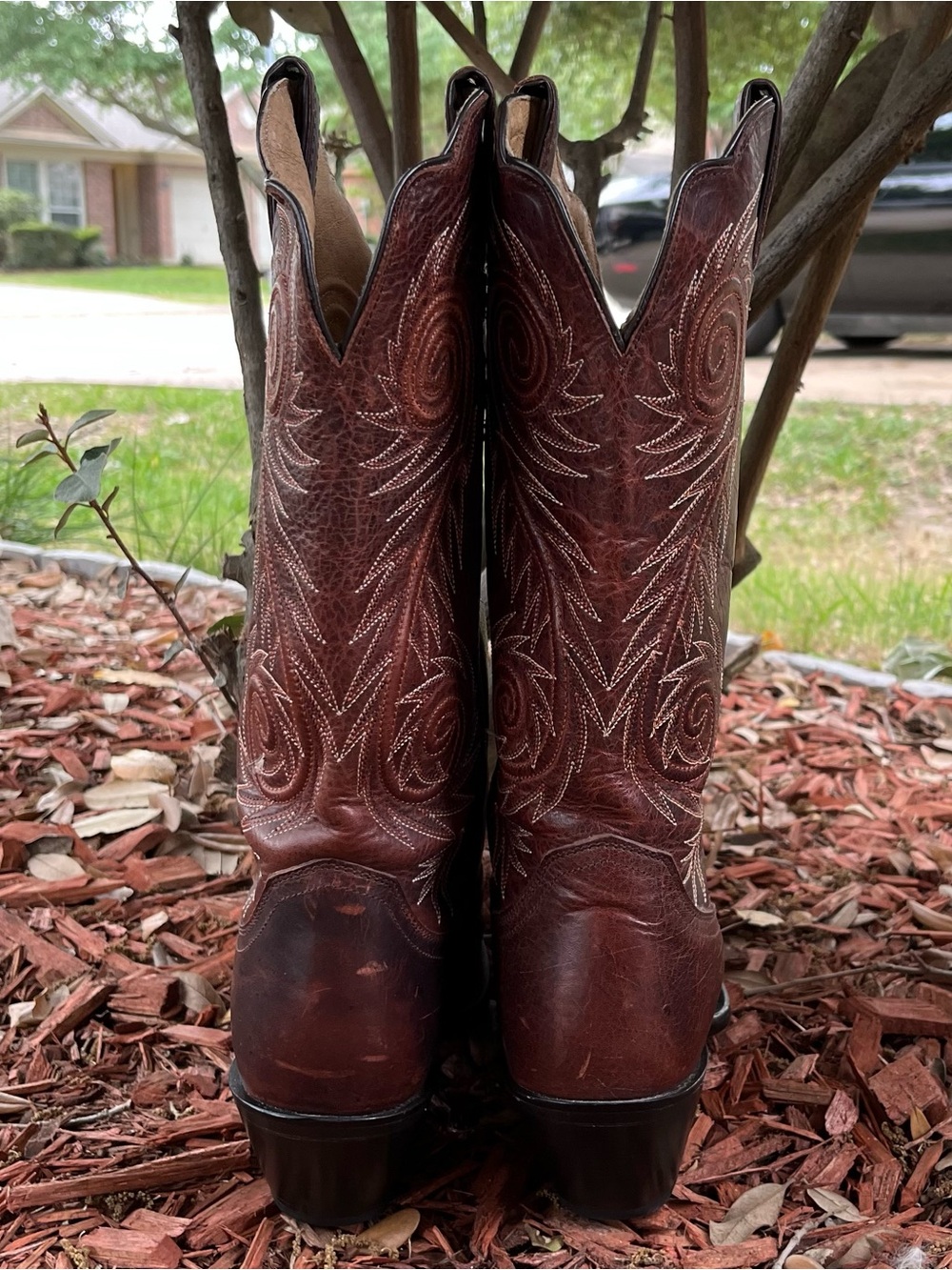 Justin Women’s Brown Embroidered Leather Cowboy Boots - Picture 2 of 15